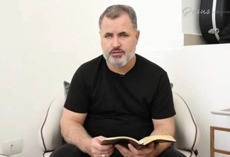 Pastor do golpe arranca dinheiro de fiéis pelo YouTube