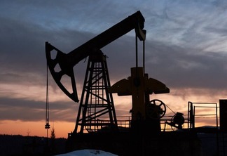 Produção de petróleo e gás natural registra recorde em outubro