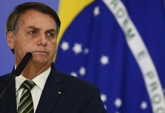 Bolsonaro diz que levou “facada nas costas” após decisão do TSE