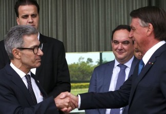Bolsonaro diz que Ministério da Indústria será recriado
