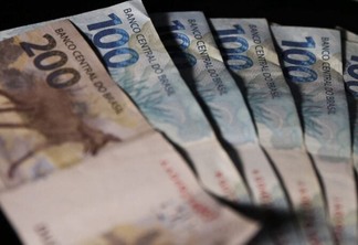 Loteria: mulher joga bilhete no lixo e quase perde R$ 5 milhões