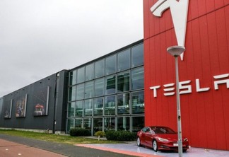 Tesla (TSLA34): órgão pede liberação de uniformes de sindicato