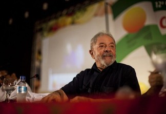 Lula se reúne com empresários e promete reformas