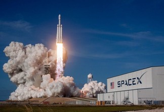 SpaceX tem lançamento recorde de foguetes com missão da Starlink
