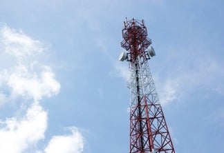Oi (OIBR3) vende antenas para Tim (TIMS3) e Vivo (VIVT3) por R$ 50 mi