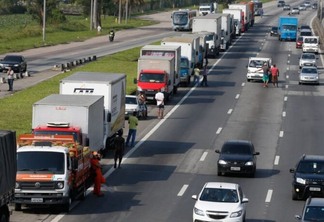 Greve dos caminhoneiros: Guedes e Pacheco resistem a voucher