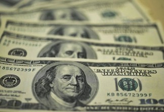 Dólar em queda? Goldman Sachs projeta contínua desvalorização da moeda