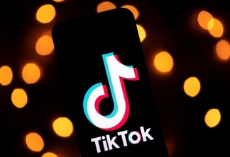 Dinheiro na garrafa de licor? TikTok lança moda