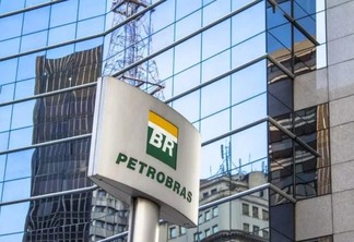 'Espiões' de Bolsonaro monitoram diretores da Petrobras (PETR3;PETR4)