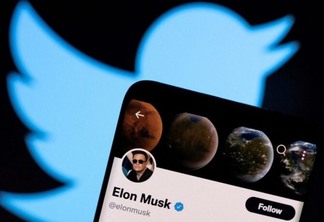 Elon Musk diz que compra do Twitter (TWTR34) está temporariamente suspensa