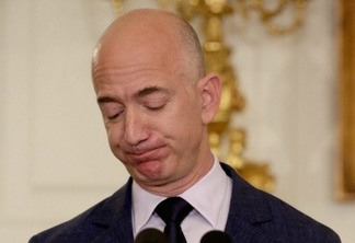 Jeff Bezos perde US$ 13 bilhões em poucas horas após queda nas ações da Amazon (AMZO34)
