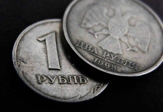 Rublo segue se valorizando em meio a guerra e sanções econômicas contra Rússia