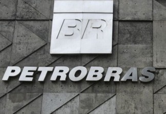 Minoritários querem adiar definição de comando da Petrobras