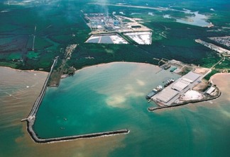 Governo realiza primeira privatização de porto no país
