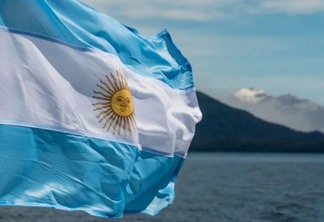 FMI aprova desembolso de US$ 7,5 bilhões para a Argentina / Freepik