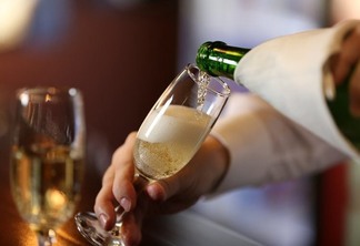 Uma análise ponderada sobre o dilema da "revolução dos produtores" de Champagne