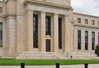 Fed mantém taxa básica de juros no intervalo de 5,25% a 5,50% / Creative Commons