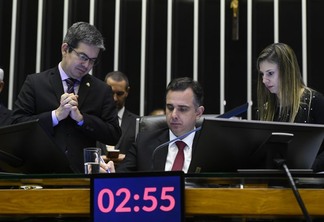Randolfe a lado de Pacheco no plenário do Senado. Foto: Marcos Oliveiras/Agência Senado