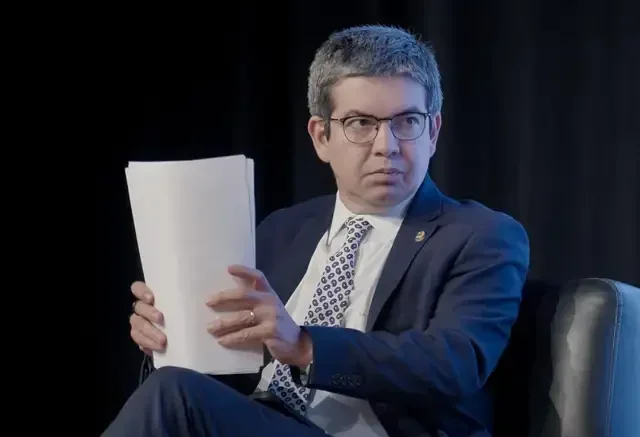 Executivo não recomendará mudança na meta fiscal, diz líder do governo / Agência Brasil 