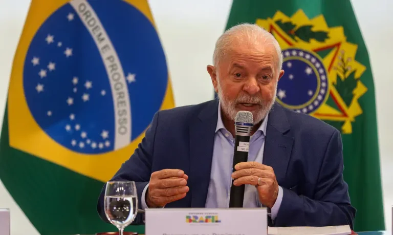 Lula diz que PIB crescerá ‘um pouco mais’ em 2024 / Agência Brasil