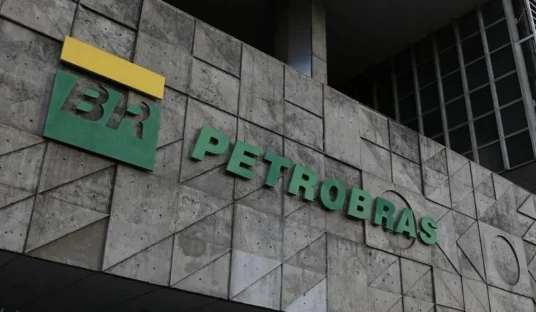 Petrobras projeta dividendos de US$ 10 bi nos próximos anos / Agência Brasil